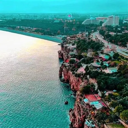 Merkez Kaleici Muhtesem Balkonlu 公寓