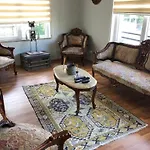 Merkez Kaleici Muhtesem Balkonlu Lägenhet
